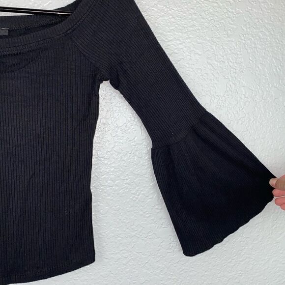 Forever 21 Stretch Scoop Neck Flared Sleeve Ribbed Pullover Top Black Small - Picture 3 of 6
